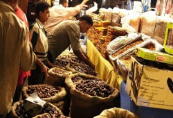 مستلزمات رمضانية فاسدة تملأ أسواق الغربية قبيل بداية الشهر الكريم