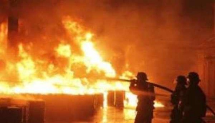 حريق بمخزن ورق بالعاشر من رمضان