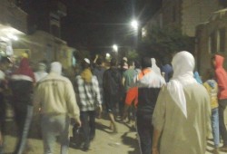 مسيرة لثوار حوش عيسي تهتف "حيا الله ثوار الحوش، دول رجالة مبيخافوش"