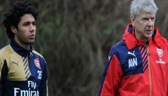 محمد الننى سلاح فينجر للرد على اتهامات جماهير أرسنال