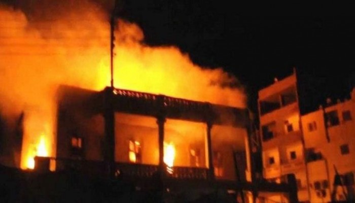 حريق ضخم يلتهم 12 منزلًا بقرية "فزارة" بسوهاج