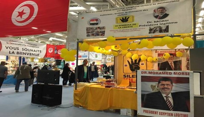 شاهد بالفيديو .. إقبال كبير على جناح "رابعة" بمؤتمر مسلمي فرنسا