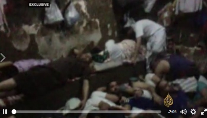 الجزيرة تنشر مقطع فيديو من داخل السجون يوضح معاناة المعتقلين مع ارتفاع الحرارة