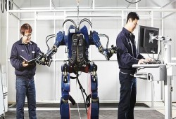 روبوت قابل للارتداء يعزز قوة صاحبه