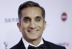 باسم يوسف يواصل هجومه على الرئيس مرسي .. ونشطاء يردون عليه