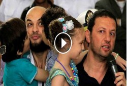 أبتاه طالت غربتي .. سلام لكل أب في سجون الانقلاب (فيديو)