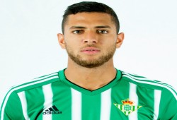 ريال بيتيس ينفي إعارة عمرو طارق للزمالك