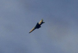 استشهاد 13 سوريًا من عائلة واحدة في قصف للنظام على ملجأ بريف حمص