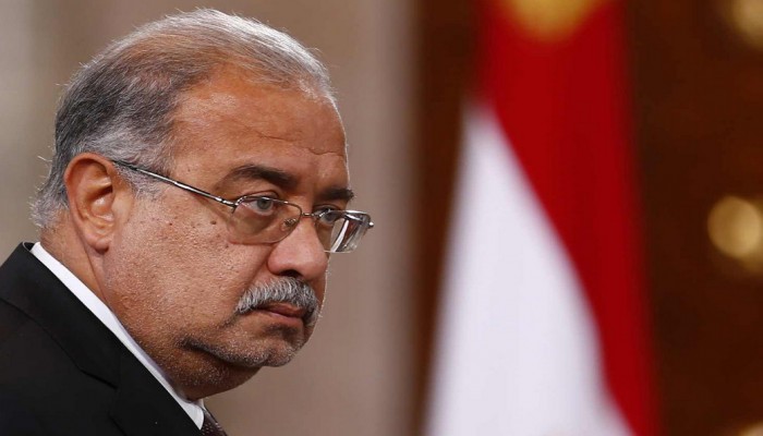 رئيس وزراء الانقلاب عن الطائرة : لا نستبعد عملا إرهابيا