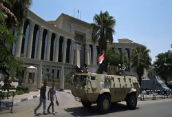 "المحكمة العسكرية" تقضي بسجن مدنيينِ وبراءة 3 آخرين بالشرقية