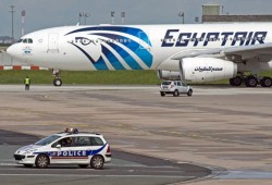 إيكونوميست: أسئلة الطائرة توجه ضربة جديدة للسياحة بمصر