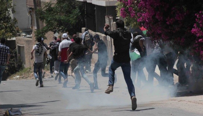 إصابة العشرات في قمع الاحتلال مسيرات الضفة