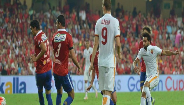 مذيع مباراة الأهلي وروما يتحول لبوق دعاية للانقلاب خلال اللقاء