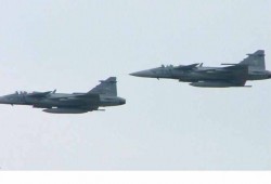 مقاتلات يونانية تعترض طائرة أمريكية بمكان سقوط المصرية