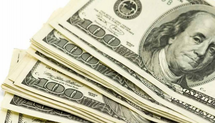 التجار والمنتجون يقيّمون الدولار بـ16 جنيهاً