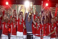 بايرن ميونيخ يتجاوز دورتموند ويضمّ لقب الكأس