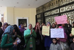 اعتصام مفتوح لـ"30 ألف معلم".. وتهديد بالإضراب عن الطعام