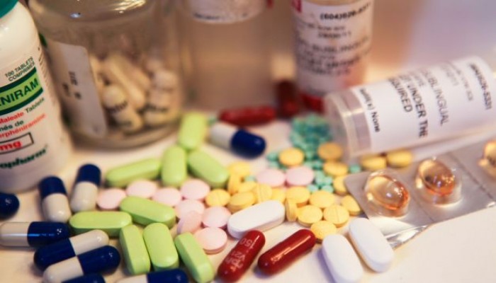 خبراء: قرار حكومة الانقلاب بزيادة أدوية الفقراء يدعم اﻷغنياء ﻷبعد مدى