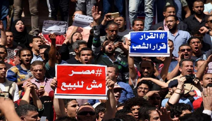 إضراب 21 محتجزًا من معتقلي "25 أبريل" عن الطعام ومنع الزيارة