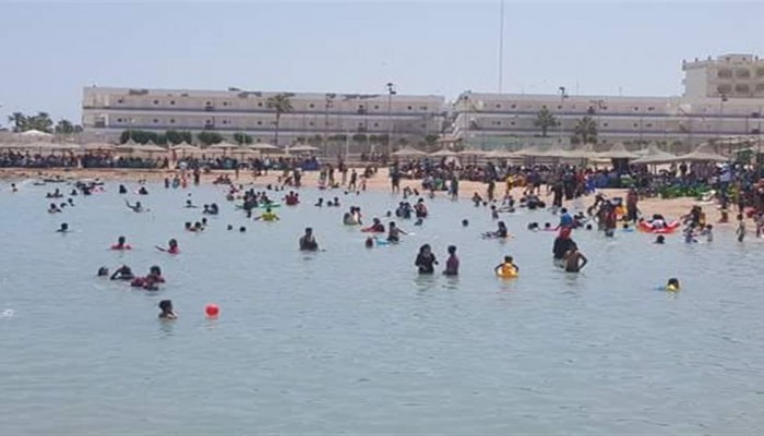 وتتوالى مصائب الانقلاب: غرق سائح صيني بشاطئ قرية سياحية بالغردقة