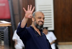 أسرة البلتاجي تحمل الانقلاب مسؤولية حياته بعد اندلاع حريق بزنزانته