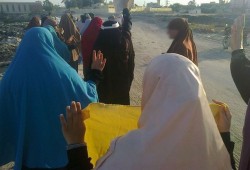 سلسلة بشرية لثوار النوبارية ضد بحكم العسكر وتندد بجفاف الاراضي الزراعية