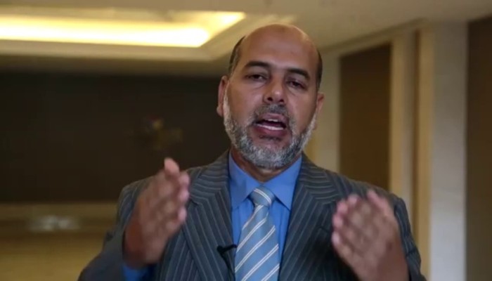 تعليقا على زيارة الفاتيكان .. أبوزيد يكشف وجه "الطيب" القبيح