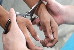 القبض على شرطي يقود عصابة للنصب على أصحاب الشركات