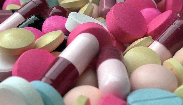 من يقف خلف رفع أسعار الأدوية في مصر.. الدولار أم "بيزنس" رجال الأعمال؟