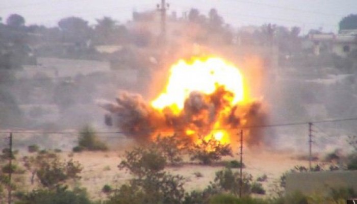 مقتل مجندين وإصابة 3 آخرين في تفجير مدرعة بالعريش