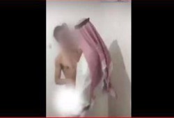 بعد تعرية مصري بالكويت.. نشطاء: بسبب الأرز.. رجال العسكر لن يغضبوا