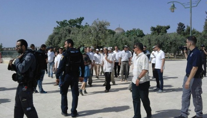 مستوطنون يقتحمون الأقصى من جهة باب المغاربة