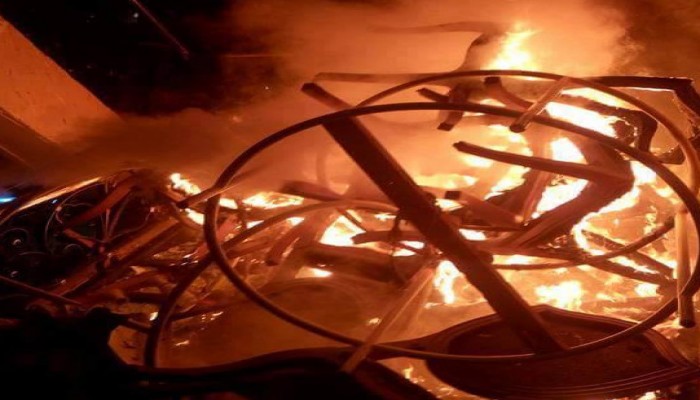 حرق نادي محامين "طلخا" بعد اقتاحامه من قبل بلطجية