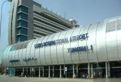 حريق بسيارة بمطار القاهرة وإصابة فرد أمن