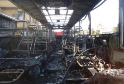 تفحم أتوبيس ركاب أعلى الطريق الدائرى بالجيزة وتوقف حركة المرور