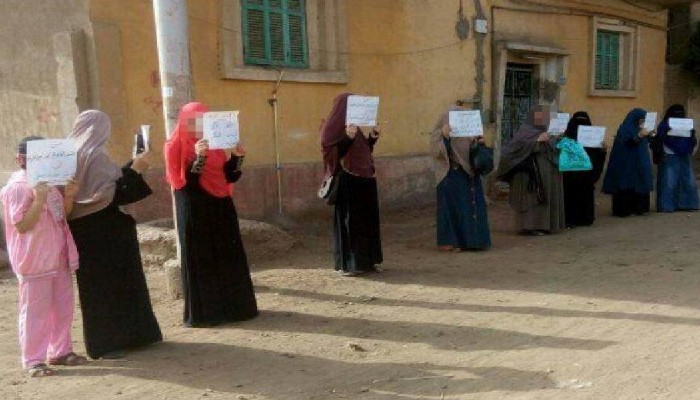 ثائرات تلا بالمنوفية ينددن بغلاء الأسعار وسوء أحوال البلاد