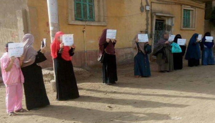 ثائرات تلا بالمنوفية ينددن بغلاء الأسعار وسوء أحوال البلاد