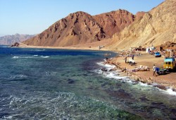 موقع أمريكي يسلط الضوء على انهيار قطاع السياحة في سيناء