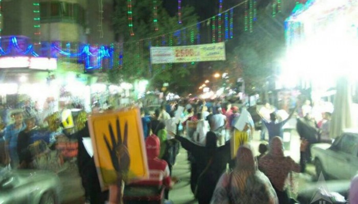 ثوار عين شمس يهنئون أمهات الشهداء والمعتقلين بحلول شهر رمضان