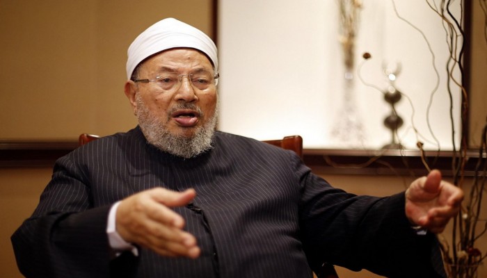 فيديو | القرضاوي يروي كيف انضم للإخوان المسلمين