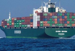 موقع ملاحي: قناة السويس تخفض رسوم العبور بنسب تصل لـ 65 %