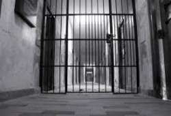 إجرام الانقلاب.. منع طعام الإفطار عن المعتقلين بقسم أول العاشر من رمضان