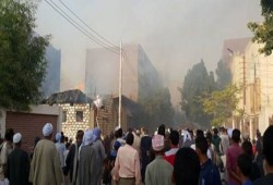 إصابة 4 مواطنين واشتعال 3 محال في حريق بقنا