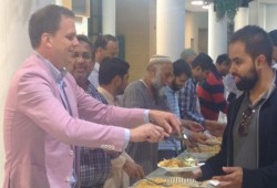 نائب كندي غير مسلم يصوم رمضان للمرة الثانية "فيديو"