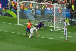 بالفيديو.. رأس بيكيه تقهر التشيك.. وتقود أسبانيا لبداية ناجحة في اليورو