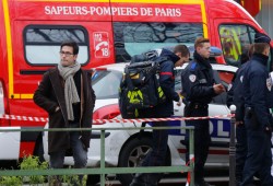 عملية احتجاز رهائن في باريس تسفر عن قتل شرطي وسيدة والمحتجز