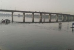 مصرع طفل وإصابة 3 آخرين في انهيار جزء من سور بكورنيش دشنا بقنا