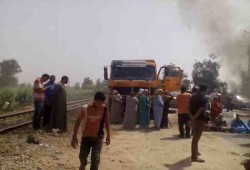 "قطع الطريق".. وسيلة الأهالي للاحتجاج على انقطاع المياه