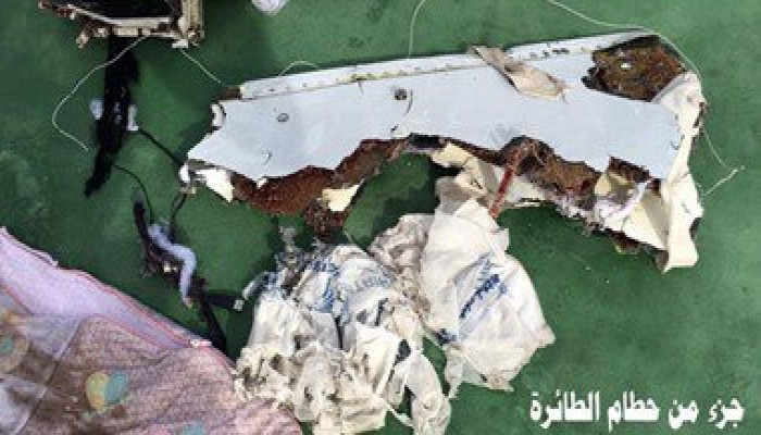 لجنة التحقيق فى حادث طائرة مصر للطيران: تحدد عدة مواقع رئيسية للحطام