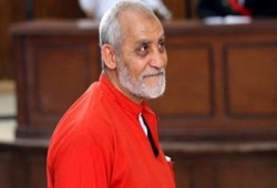 د. محمد بديع ممنوع من القرآن وصلاة الجمعة